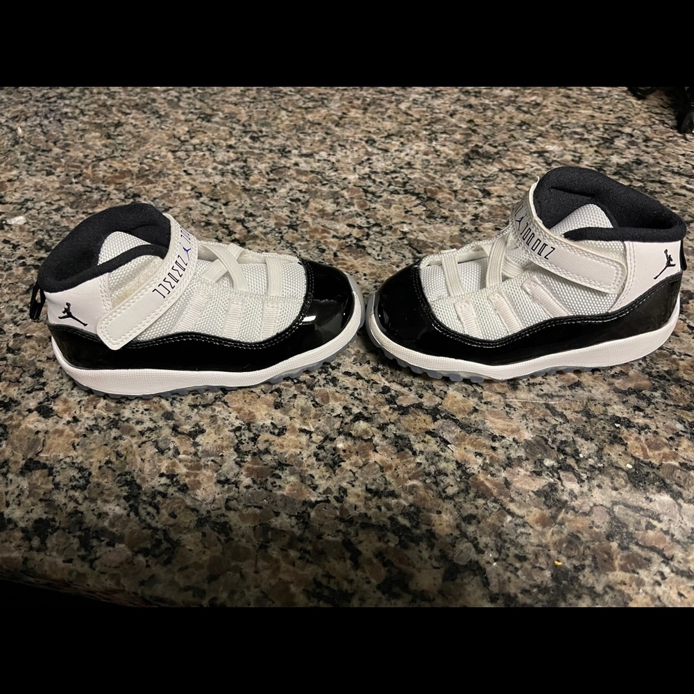 Kids Jordan 11
